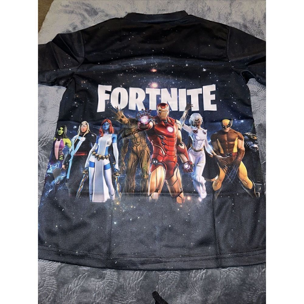 Fortnite teens Shirt Small Graphic Tee Shirt. comes with 2 facemask. M - Picture 6 of 6